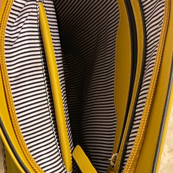 Women’s gold crossbody purse - Picture 4 of 4